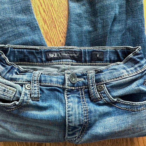 Preowned Boy’s Sz 8 BKE Conner Bootcut 5 Pocket Adjustable Waist Denim Jeans - Picture 3 of 3
